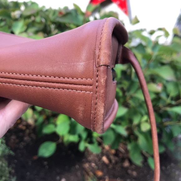 Vintage Coach Half Moon crossbody Vintage Coach Half Moon crossbody